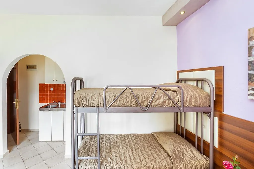 Lemon Garden Apartment Pefkochori Greece